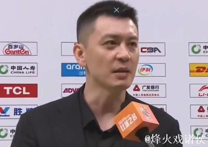 辽宁大胜广厦!杨鸣赛后采访不贪功,发言大气又真诚,点名李晓旭 辽宁大胜广厦!杨鸣赛后采访不贪功,发言大气又真诚,点名李晓旭